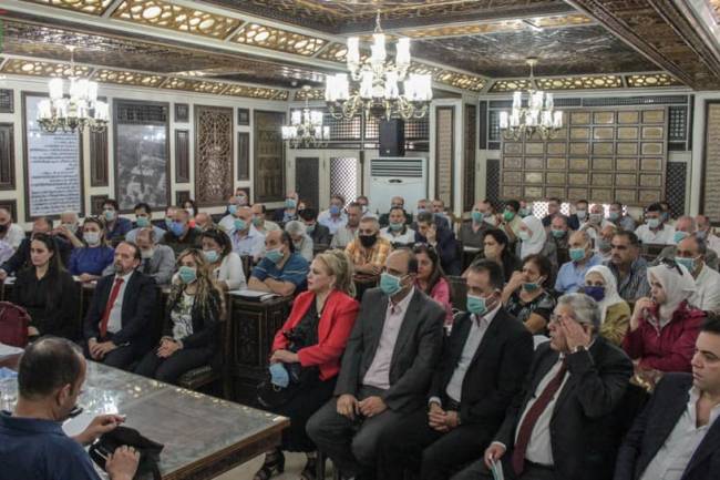 بحضور 13 عضو مجلس شعب .. مجلس محافظة دمشق يناقش مشاكل سكان ماروتا سيتي وإمكانية عودة أهالي القابون وجوبر 
