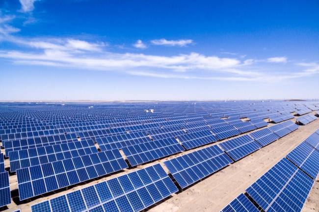 مشروع ضخم لتوليد الكهرباء عبر الطاقة الشمسية قريباً في عدرا الصناعية 