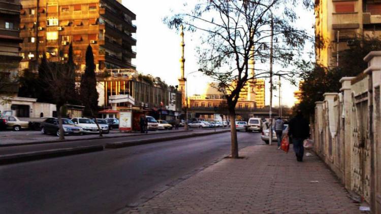 عصابة تستغل زيادة ساعات التقنين و تسلب النسوة في حي الميدان