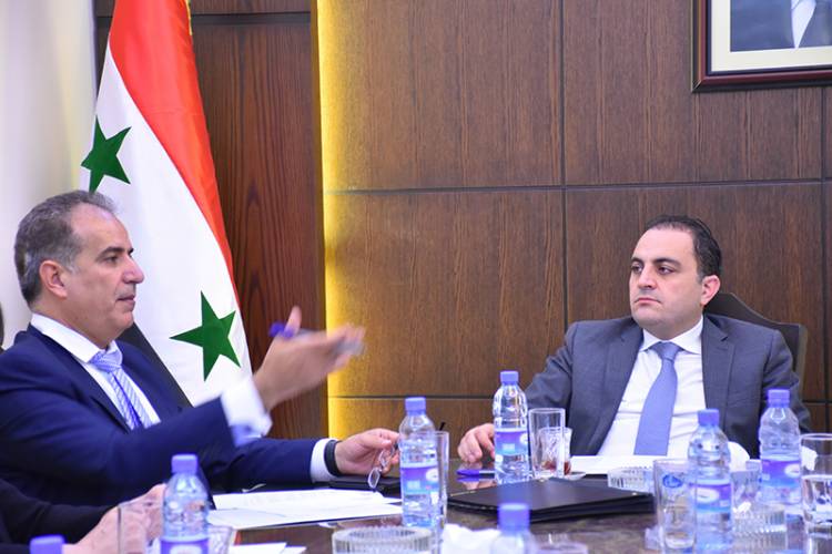 غرفة تجارة ريف دمشق تعلن استعدادها للمساهمة في مشاريع تدعم الاقتصاد الوطني .. القطان : خيارنا تحمل المسؤولية لتجاوز الظروف الحالية