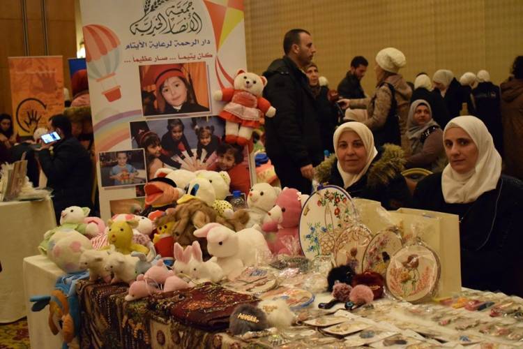 بدعم من صندوق الأمم المتحدة للسكان.. بازار خيري يعرض منتجات لنساء سوريات مبدعات من 20 جمعية تنموية