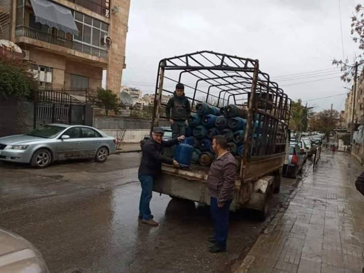 مدير غاز دمشق وريفها: وصول توريدات جديدة من الغاز وتوقع زيادة التوزيع خلال يومين