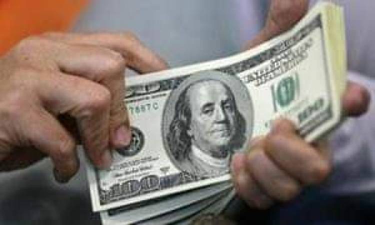 بعد الزامهم.. 1.4 مليون دولار صرفها سوريون على الحدود قبل دخولهم هذا الشهر