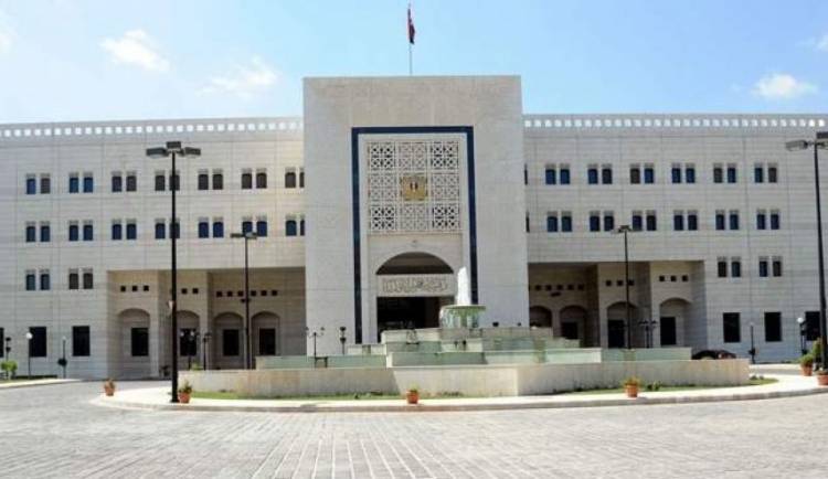 الصناعيون والتجار يرفعون مطالبهم للحكومة بمذكرة مشتركة .. تعديل القرارين 1070 و1071 وقبول المالية للنفقات التي يدفعها المكلف بسبب ضرورات العمل